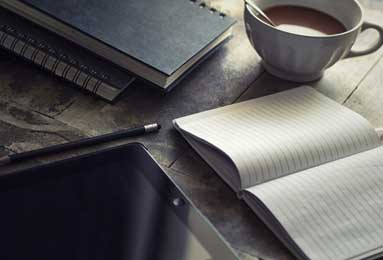 你说有意思不？曼联没有参加欧冠，欧冠赛场却满眼都是曼联球员！